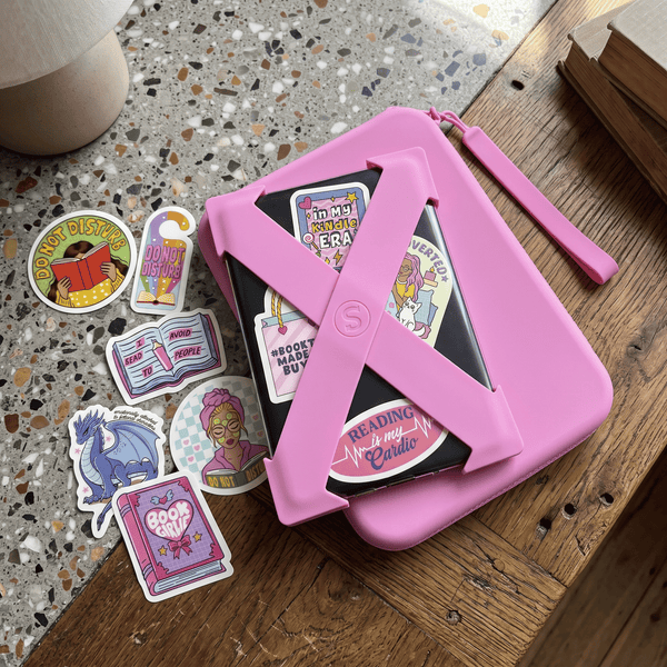 The Ultimate Kindle Collection - Straps, Clear Case, Clutch & Stickers in use